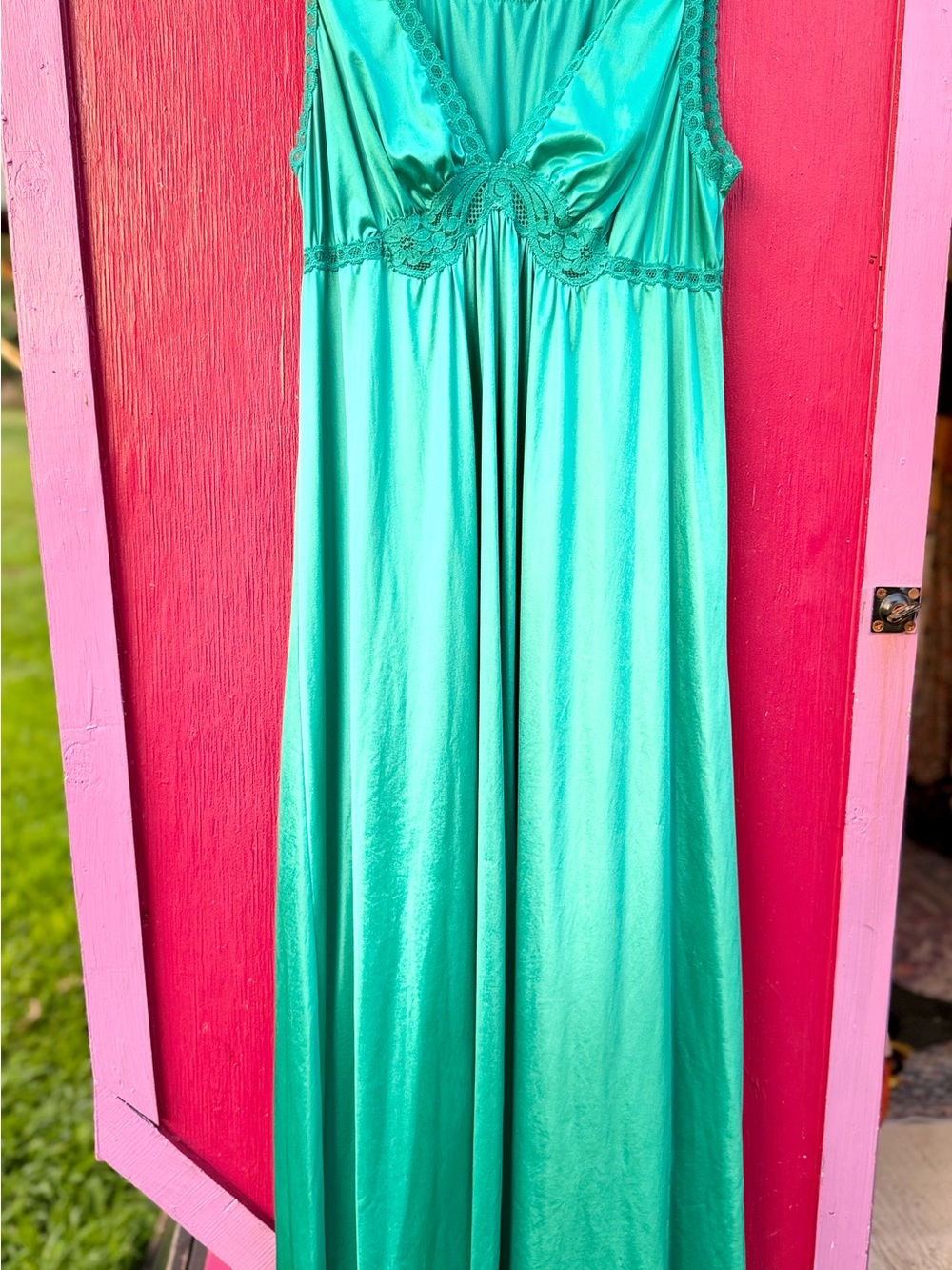 Women's Emerald Green Maxi Dress with Lace Trim